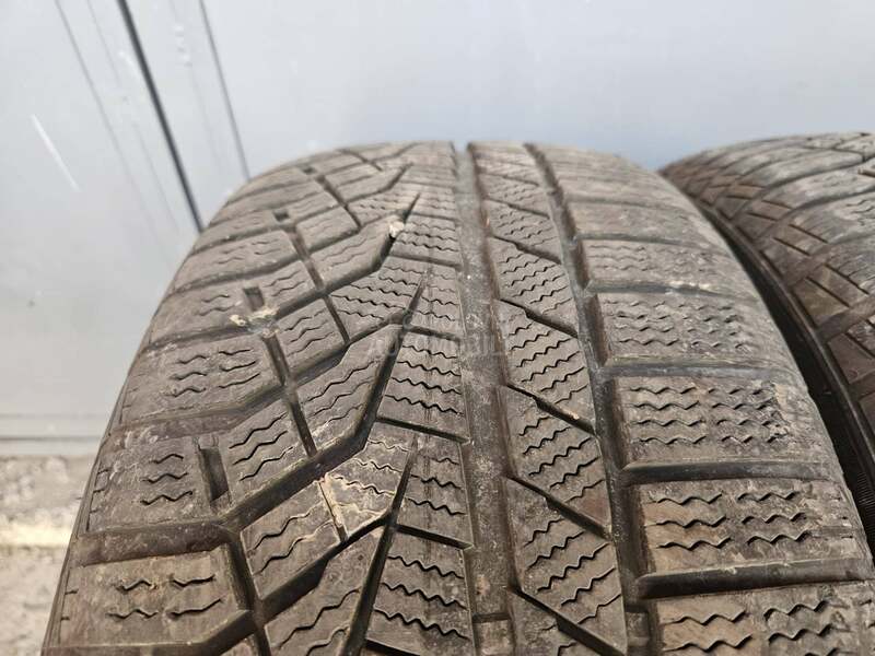Sailun 215/55 R16 Zimska