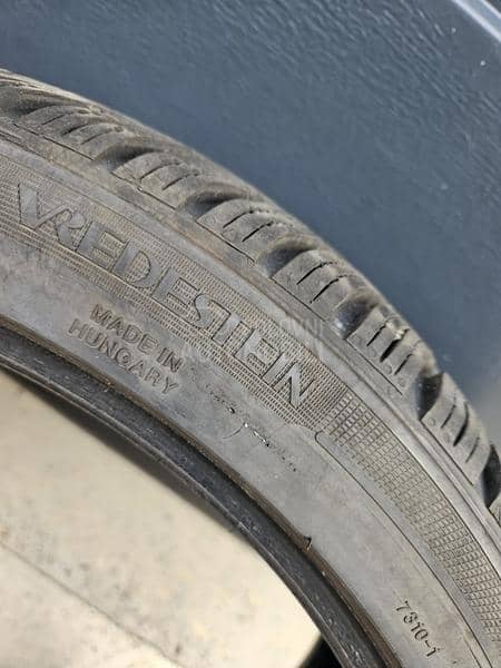 Vredestein 225/40 R18 Zimska