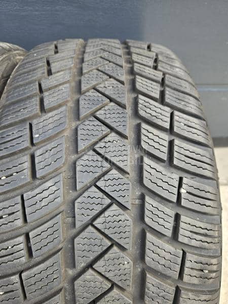 Vredestein 225/40 R18 Zimska