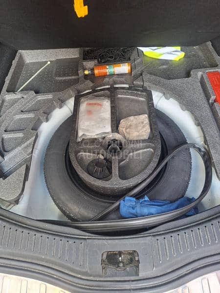 Ford Mondeo 2013. god. -  kompletan auto u delovima