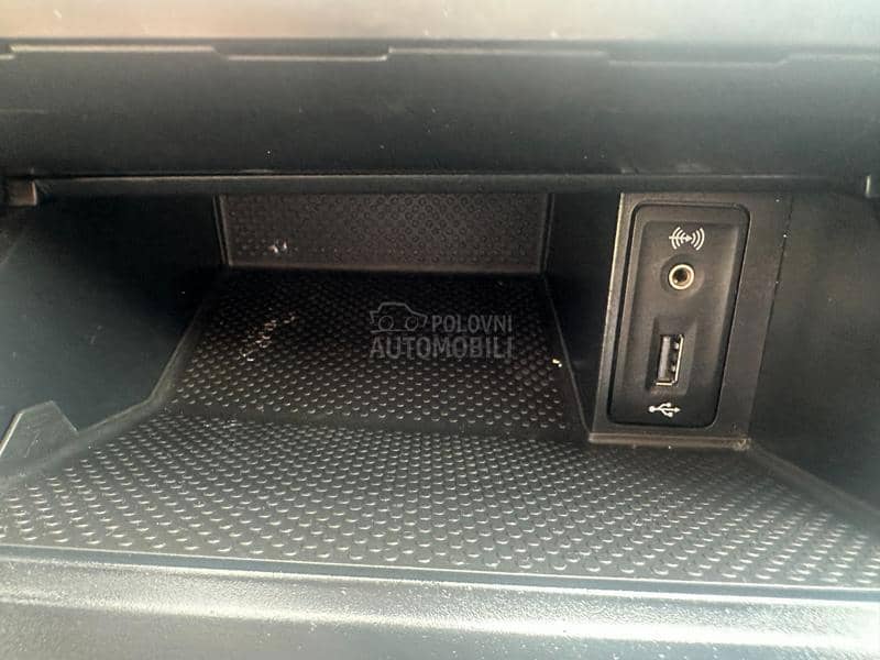 Volkswagen Golf 7 1.6 VEL/SERVIS