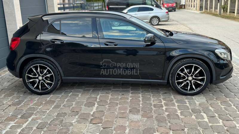 Mercedes Benz GLA 220 A.U.T.O.M.A.T  C.H