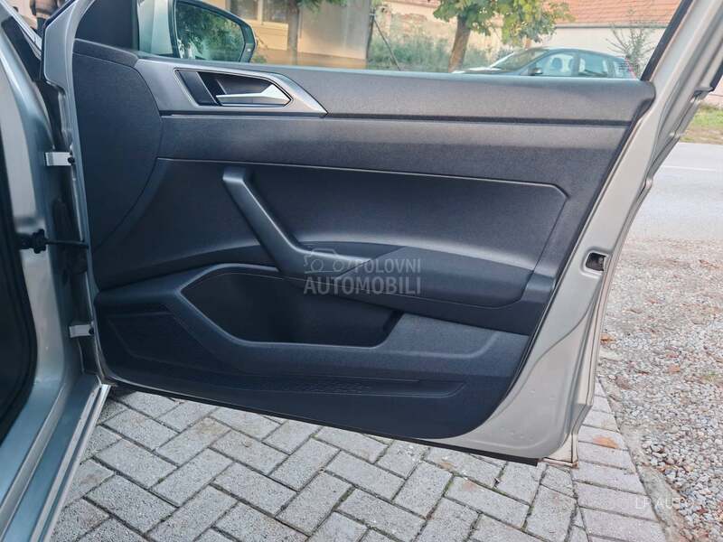 Volkswagen Polo 1.0 HIGHLINE LED
