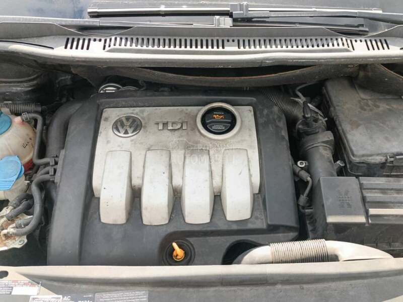 Volkswagen Touran 1.9TDI 2005. god. -  kompletan auto u delovima