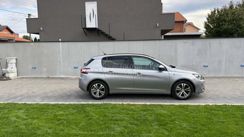 Peugeot 308 1.2 STYLE PANO