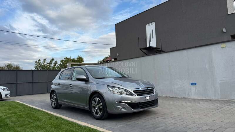 Peugeot 308 1.2 STYLE PANO