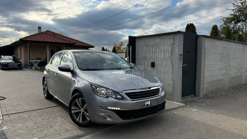 Peugeot 308 1.2 STYLE PANO