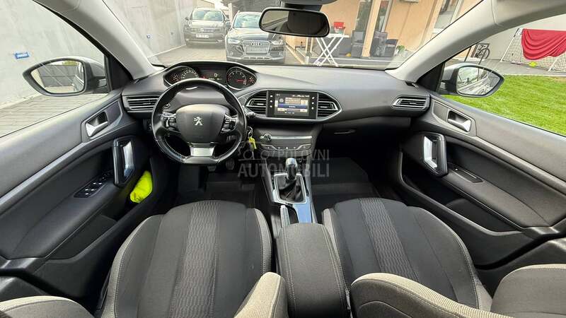 Peugeot 308 1.2 STYLE PANO