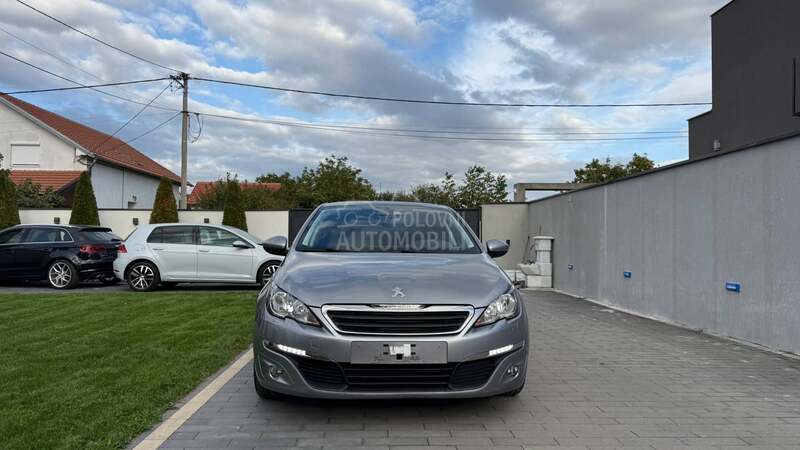 Peugeot 308 1.2 STYLE PANO