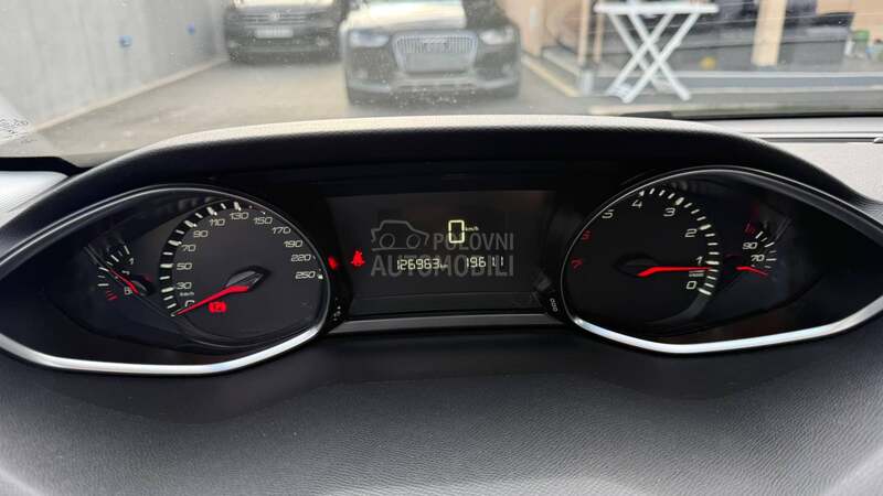 Peugeot 308 1.2 STYLE PANO