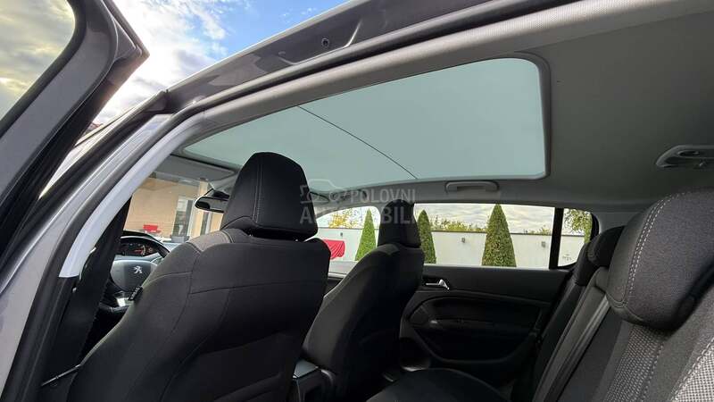 Peugeot 308 1.2 STYLE PANO
