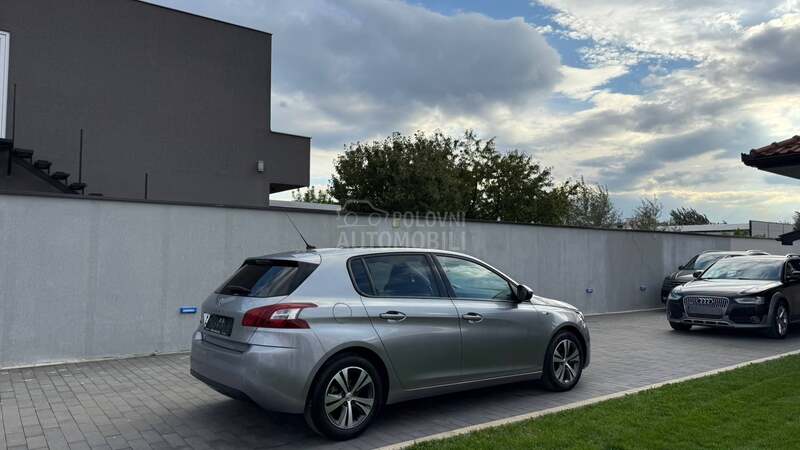 Peugeot 308 1.2 STYLE PANO