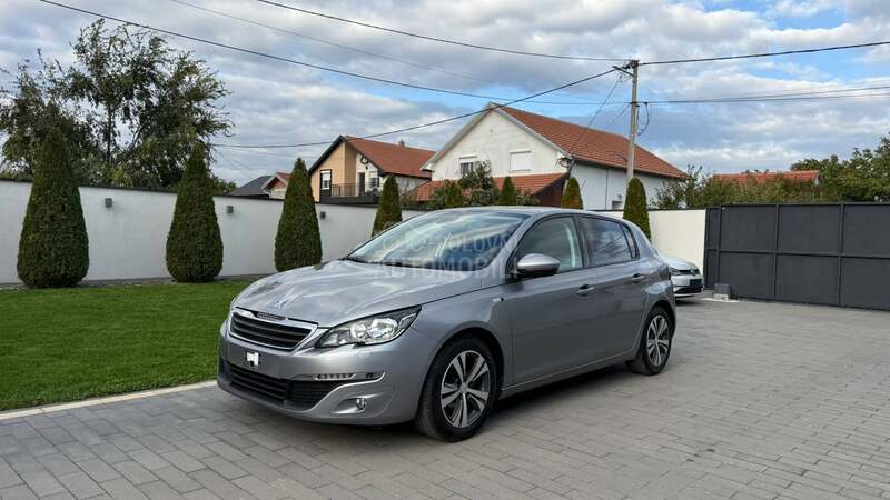 Peugeot 308 1.2 STYLE PANO