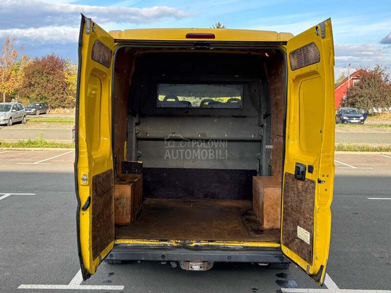 Peugeot Boxer 2.2 HDi 7 sedista