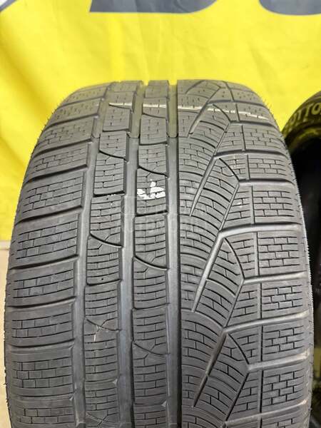 Pirelli 255/35 R19 Zimska