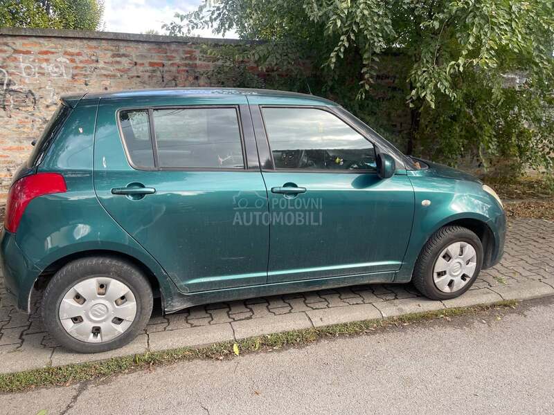 Suzuki Swift 