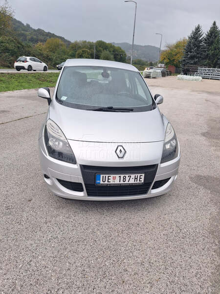 Renault Scenic TOM TOM