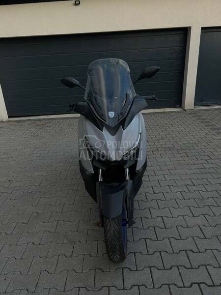 Yamaha Xmax 300