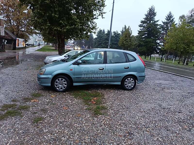 Nissan Almera Tino 