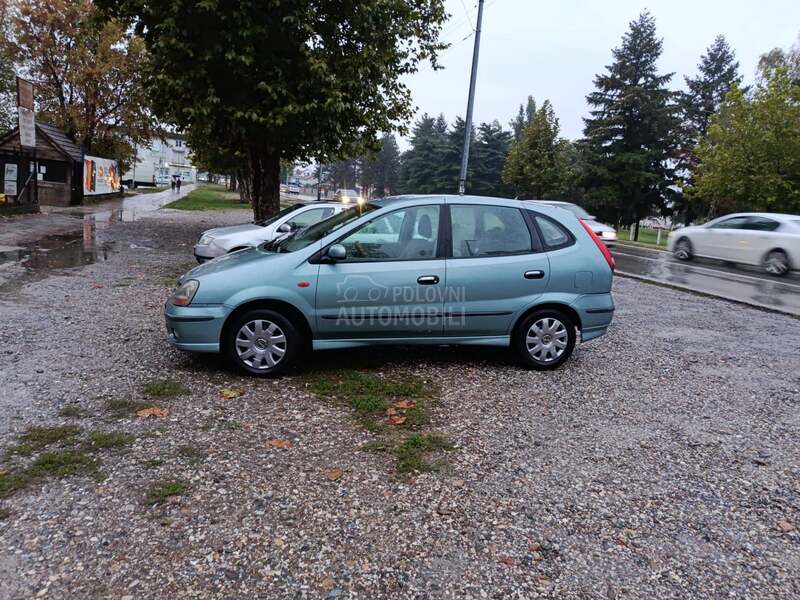 Nissan Almera Tino 