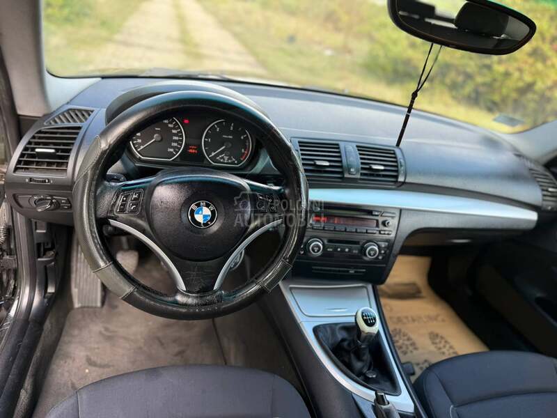 BMW 118 