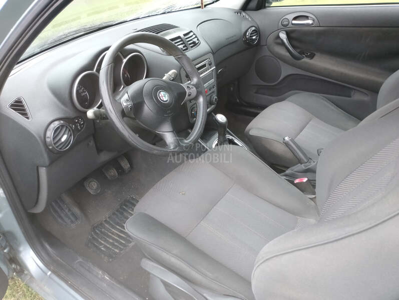 Alfa Romeo 147 1.6 16w