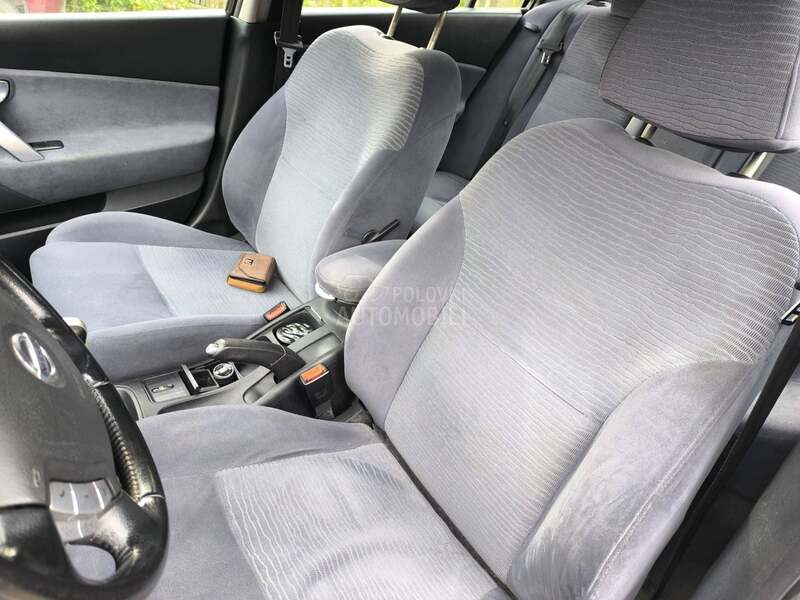 Nissan Primera p12