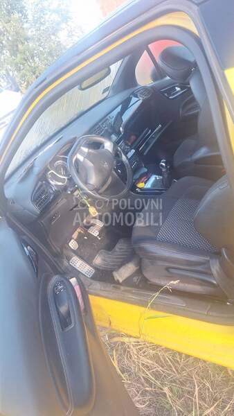 Citroen DS3 2011. god. -  kompletan auto u delovima