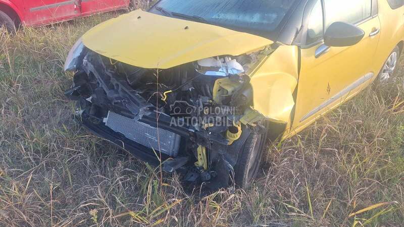 Citroen DS3 2011. god. -  kompletan auto u delovima