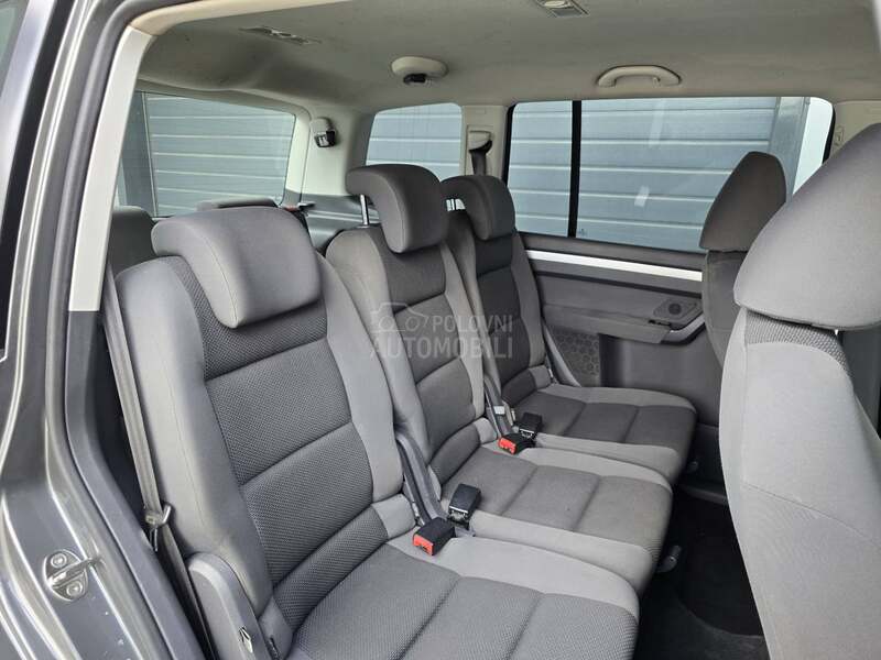 Volkswagen Touran 1.6 TDI 7 SEDISTA