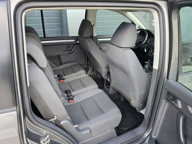 Volkswagen Touran 1.6 TDI 7 SEDISTA