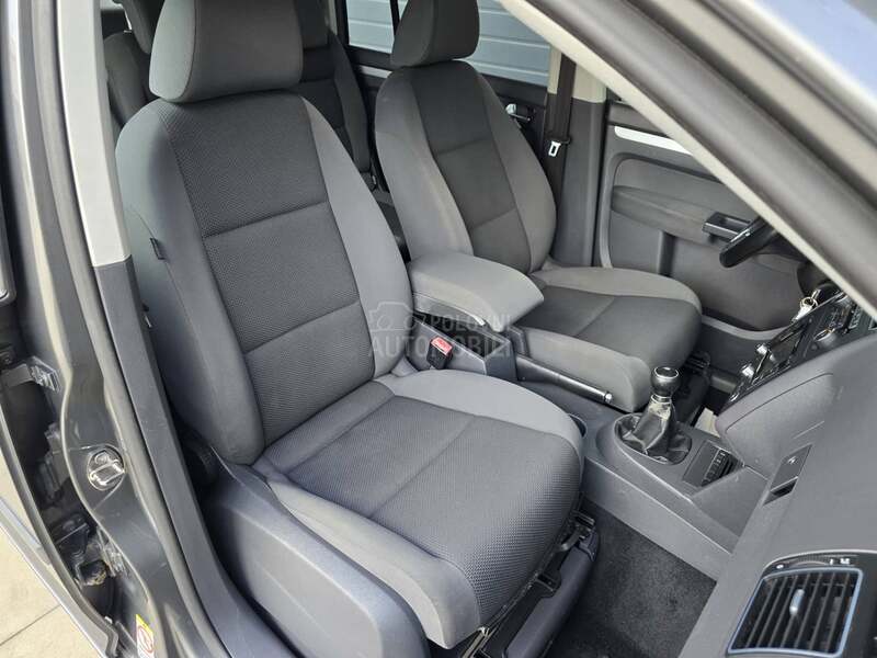 Volkswagen Touran 1.6 TDI 7 SEDISTA