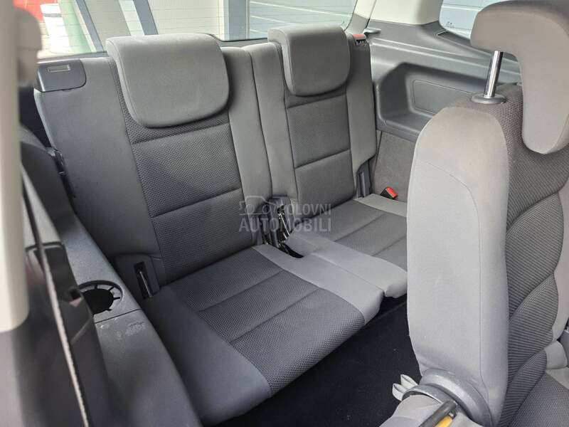 Volkswagen Touran 1.6 TDI 7 SEDISTA