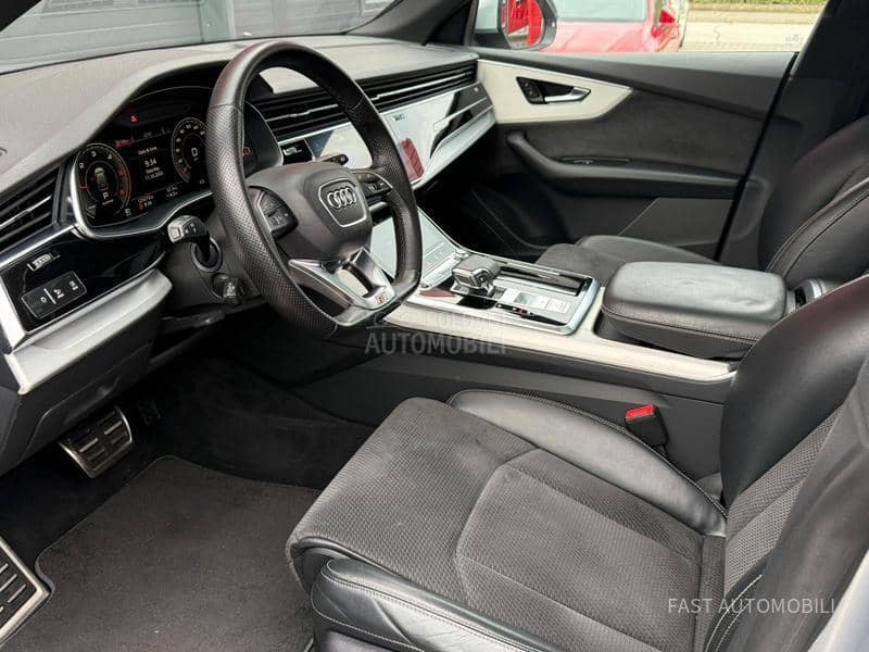 Audi Q8 S-Line