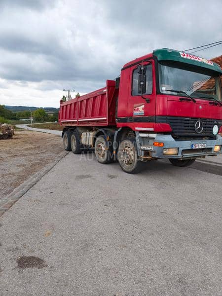 Mercedes Benz Actros 3243