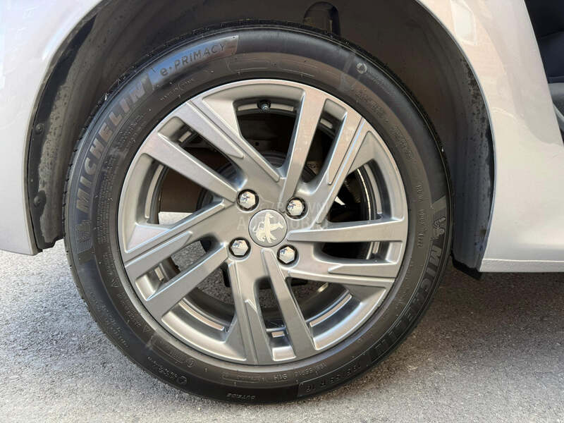 Peugeot 208 1.2 Style