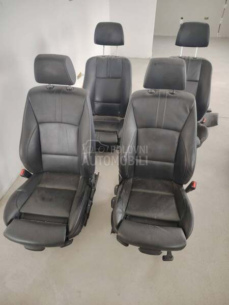 sedista crne  kadice x3 f25