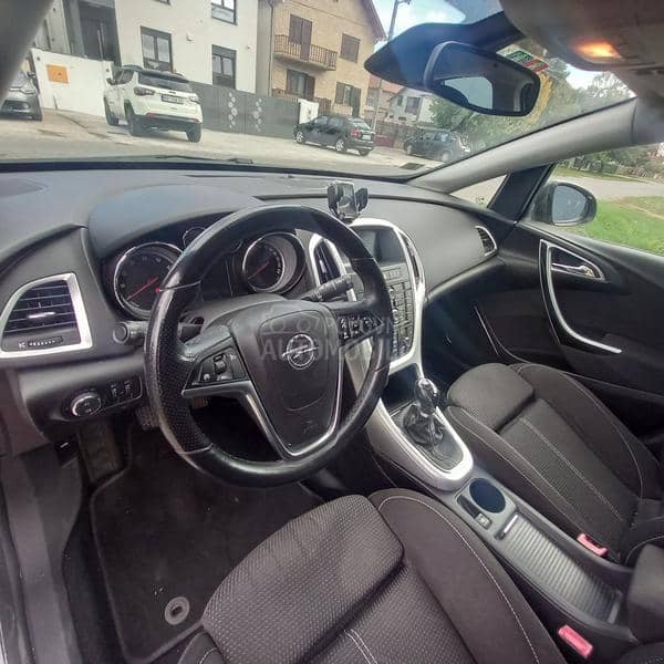 Opel Astra J 1.6 turbo