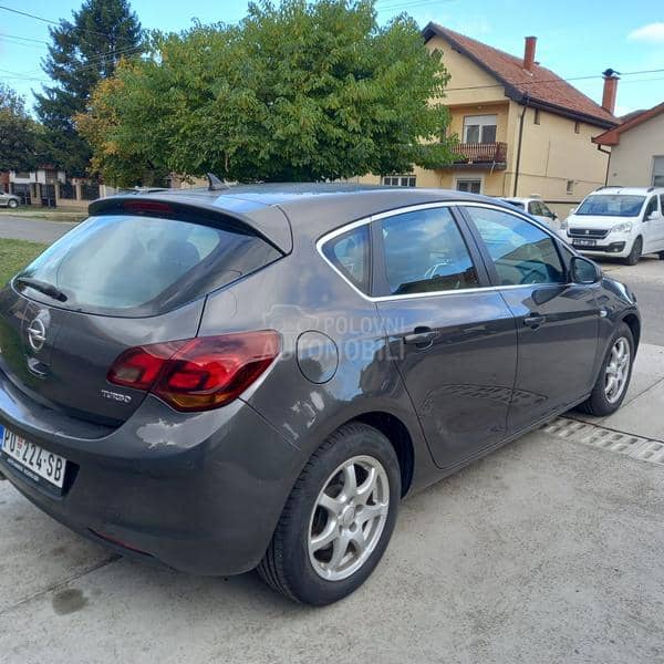 Opel Astra J 1.6 turbo