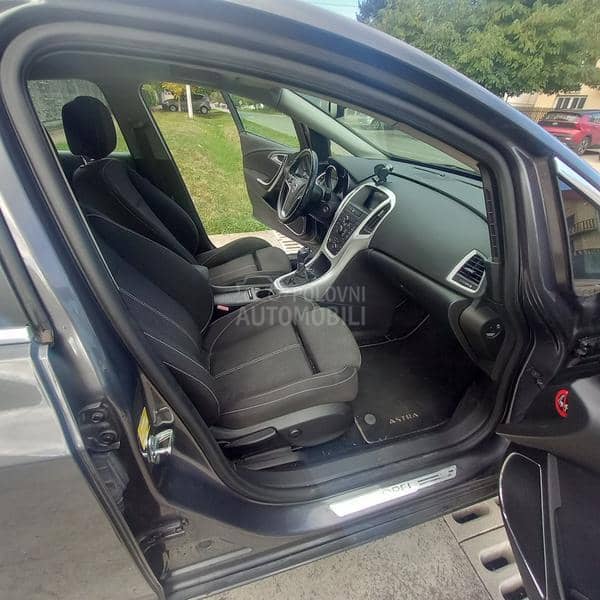Opel Astra J 1.6 turbo