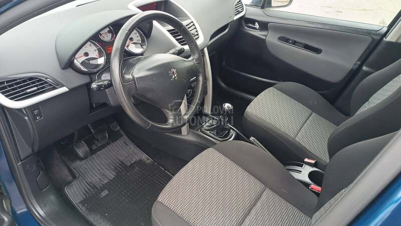 Peugeot 207 1.4 8 v