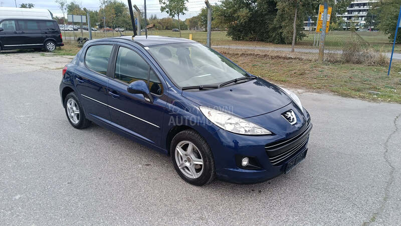 Peugeot 207 1.4 8 v