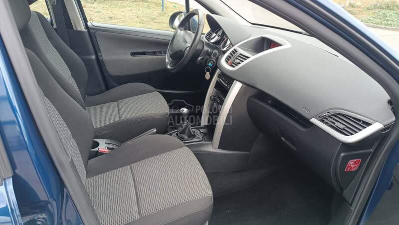 Peugeot 207 1.4 8 v