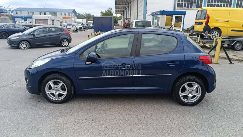 Peugeot 207 1.4 8 v