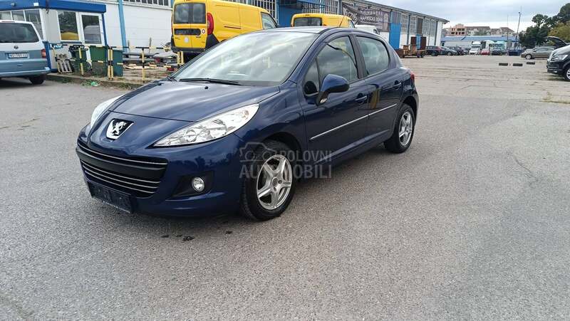 Peugeot 207 1.4 8 v