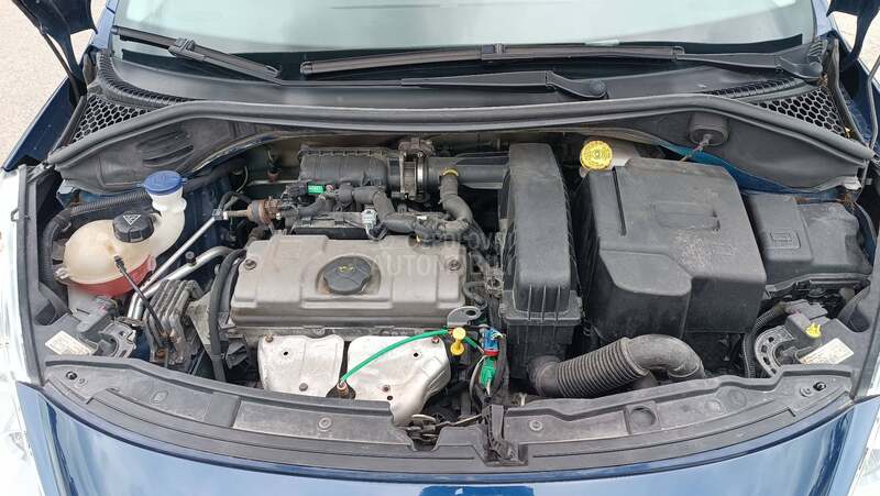 Peugeot 207 1.4 8 v