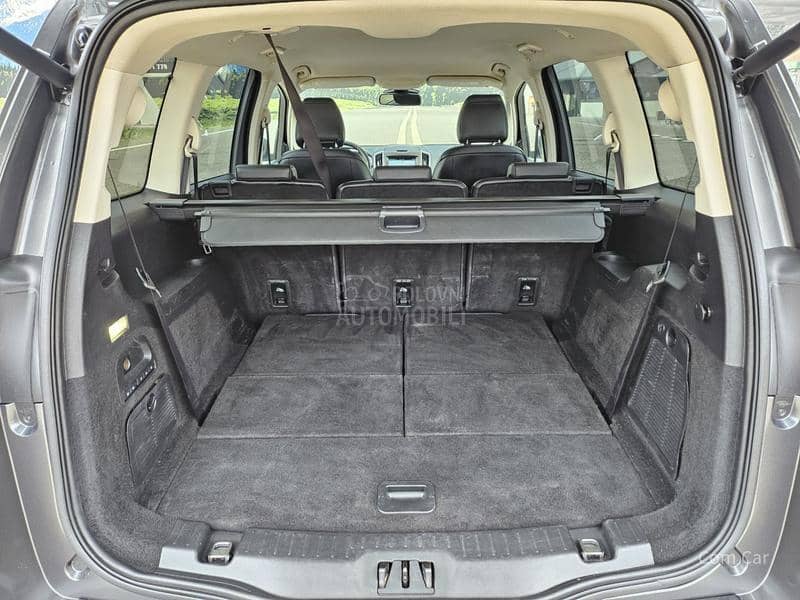 Ford Galaxy 7 s e d i š t a