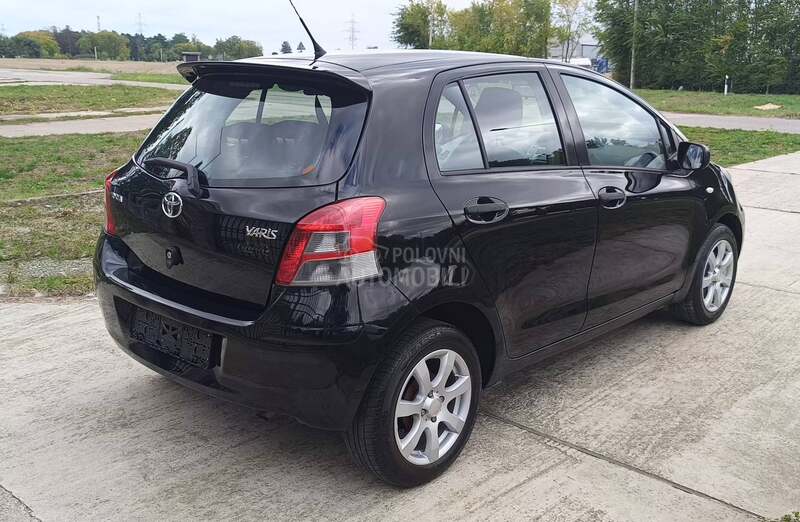 Toyota Yaris 1.0 b.e.n.z