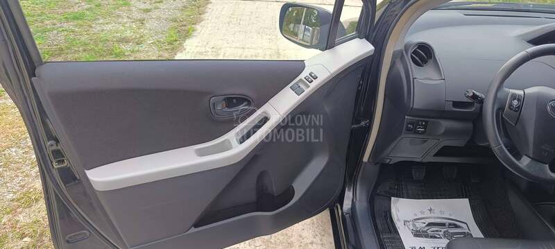 Toyota Yaris 1.0 b.e.n.z