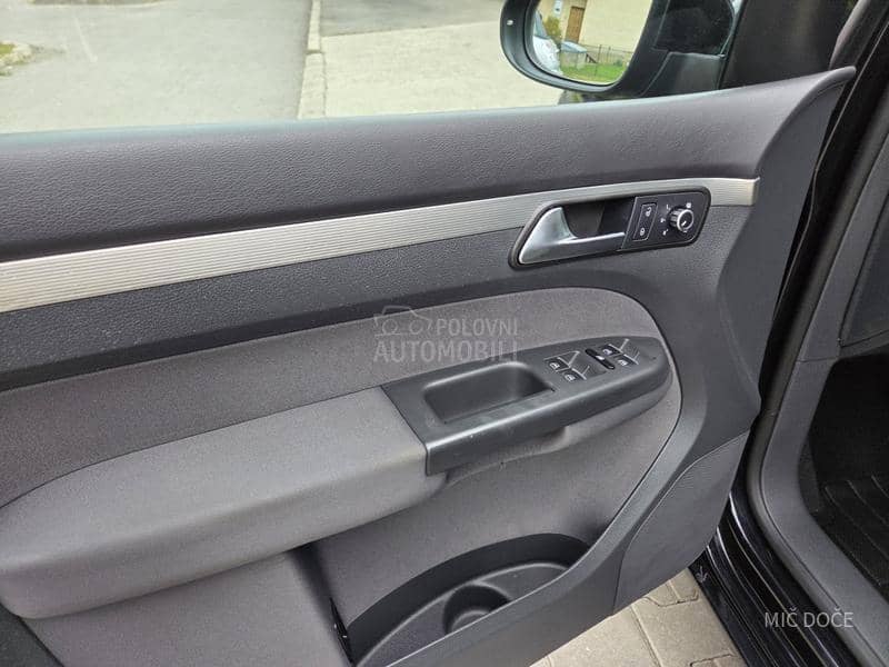 Volkswagen Touran 1.6 tdi led xenon